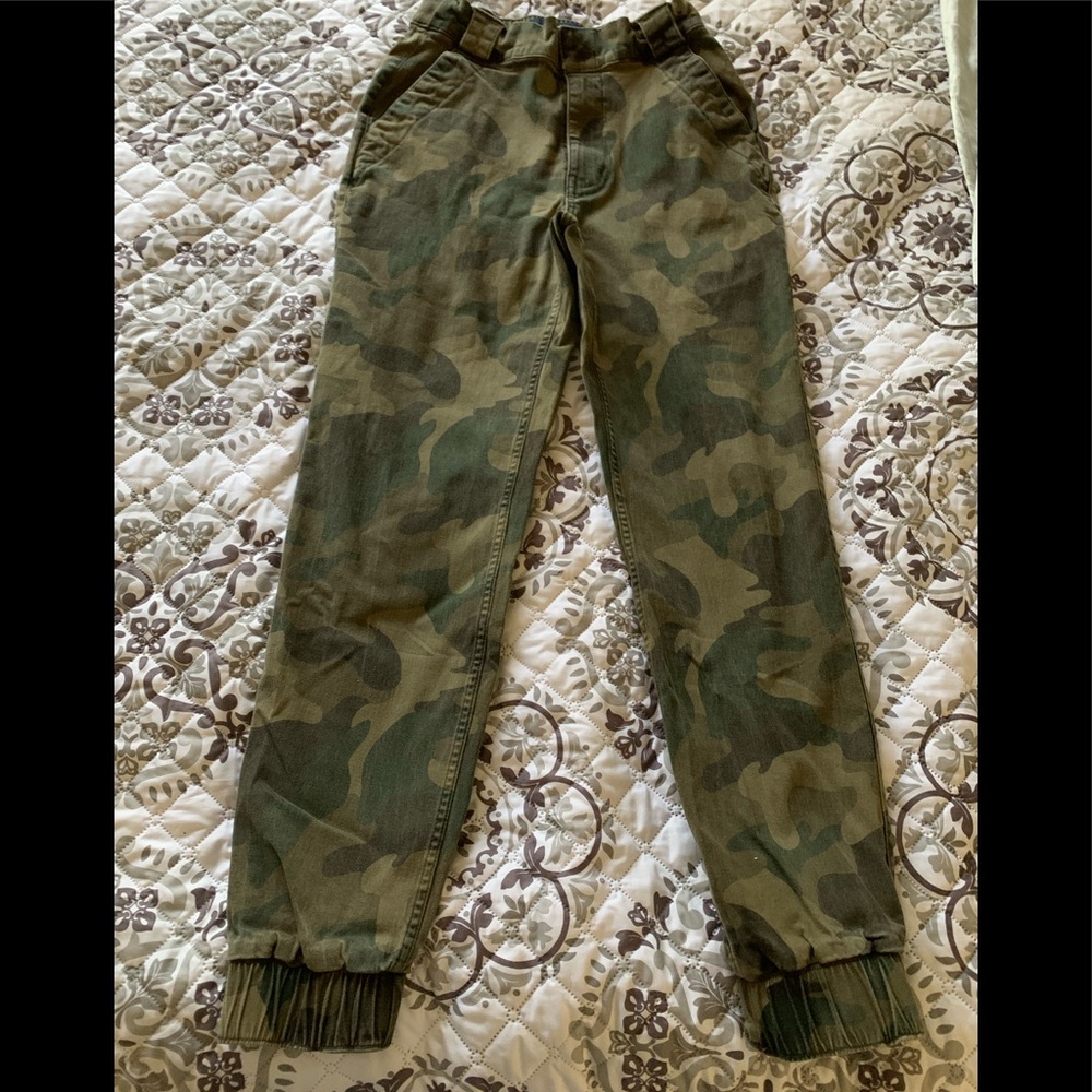 Hollister camo print jogger (denim like material)